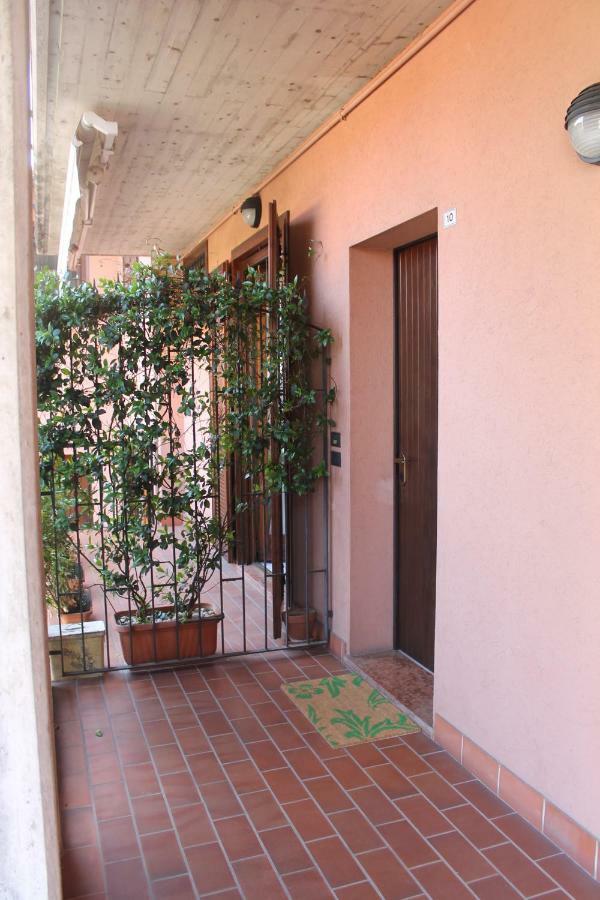 Indesenzano Apartment デセンツァーノ・デル・ガルダ エクステリア 写真