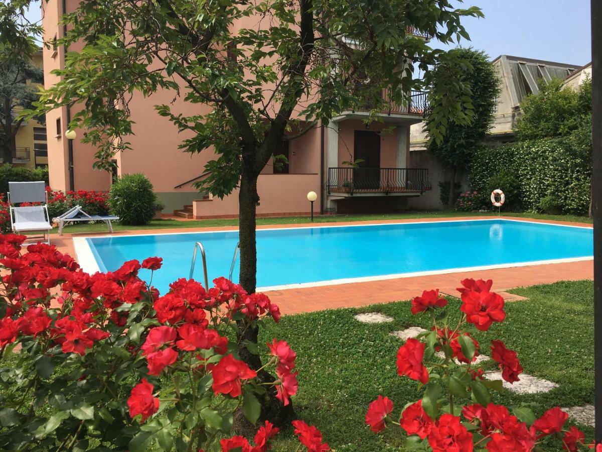 Indesenzano Apartment デセンツァーノ・デル・ガルダ エクステリア 写真