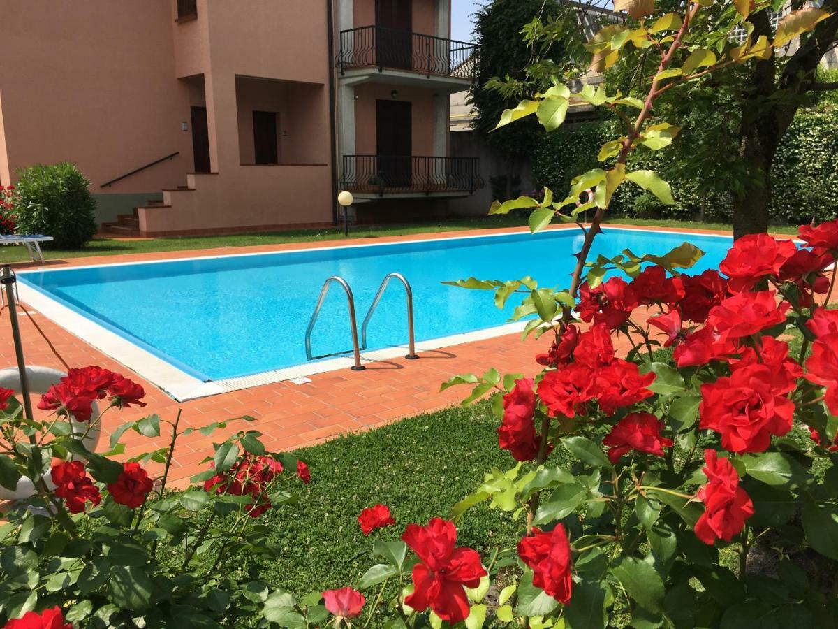 Indesenzano Apartment デセンツァーノ・デル・ガルダ エクステリア 写真